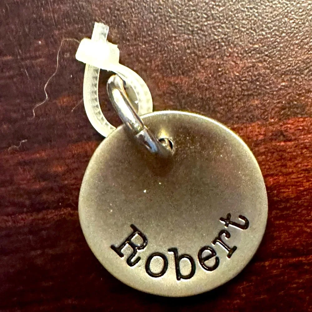 New ROBERT charm - Picture 1 of 1